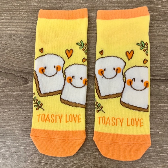 ❣️3/$15❣️ "TOASTY LOVE" Ankle Socks - Picture 2 of 2